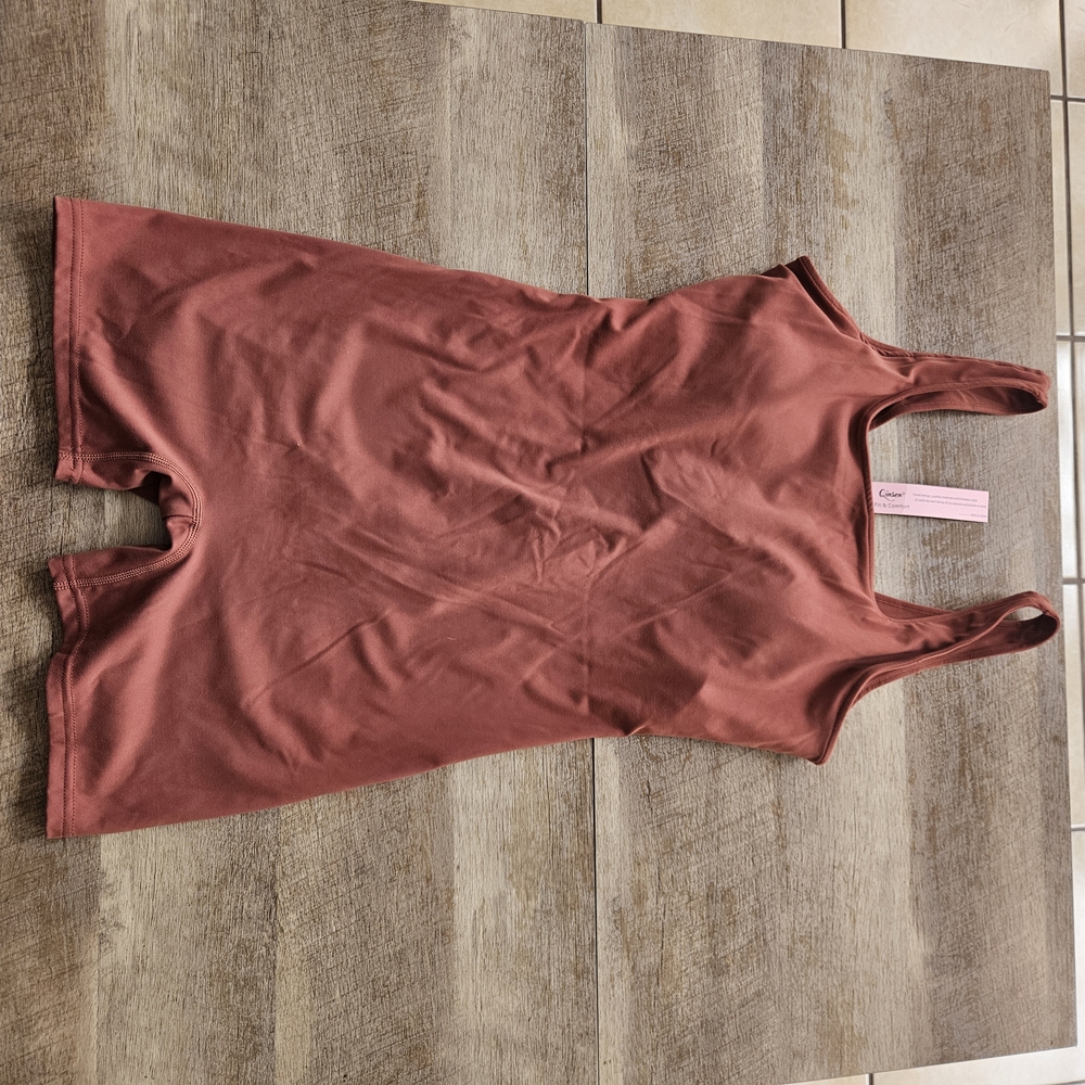 Quince Red Bike Shorts Soft Lightweight Design